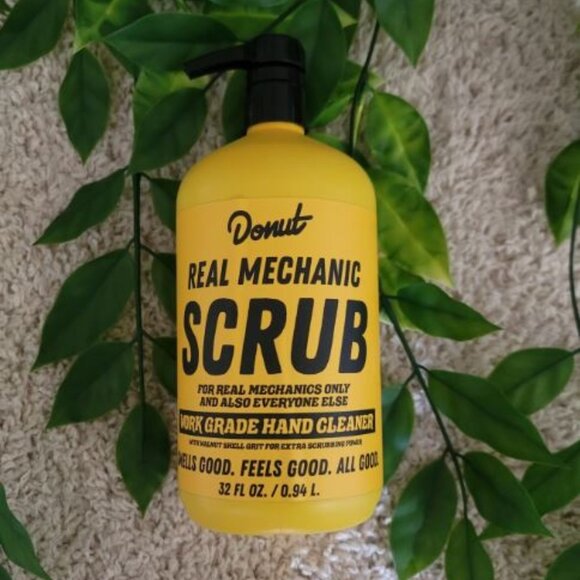 Donut Media Hand Soap, Free of Parabens & Pthalates, Cuts Grime & Grease, Shea B - Picture 1 of 6